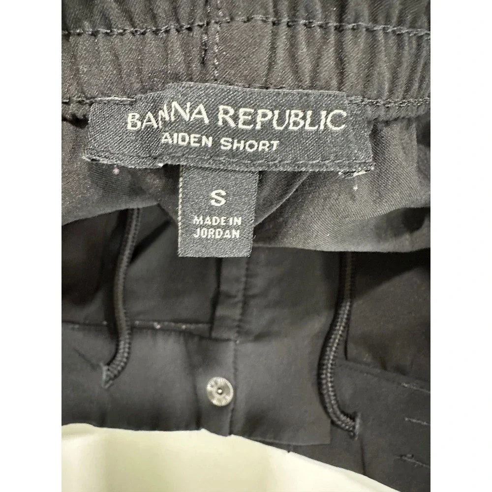 Banana Republic Aiden Shorts Mens Small Black Nylon Spandex Performance 7 Inseam